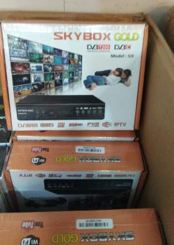 Цифровой приемник DVB-T2 SKYBOX GOLD T200 model G9, кнопки, дисплей